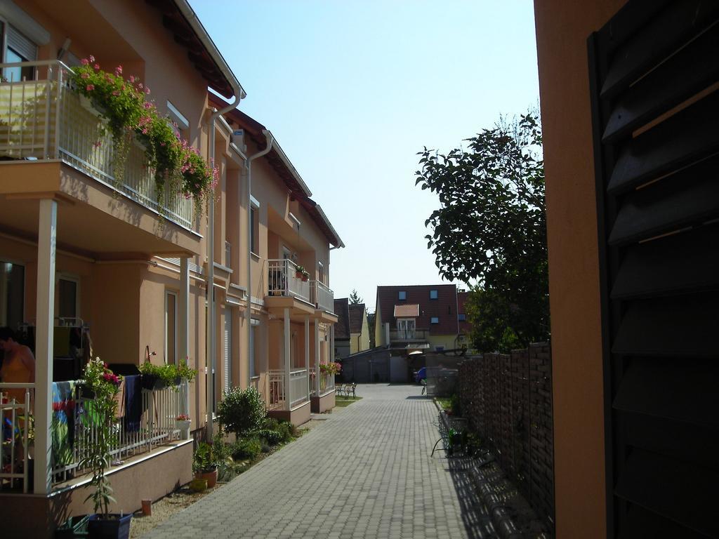 Atmoszfera Apartman ชาร์วาร์ ห้อง รูปภาพ